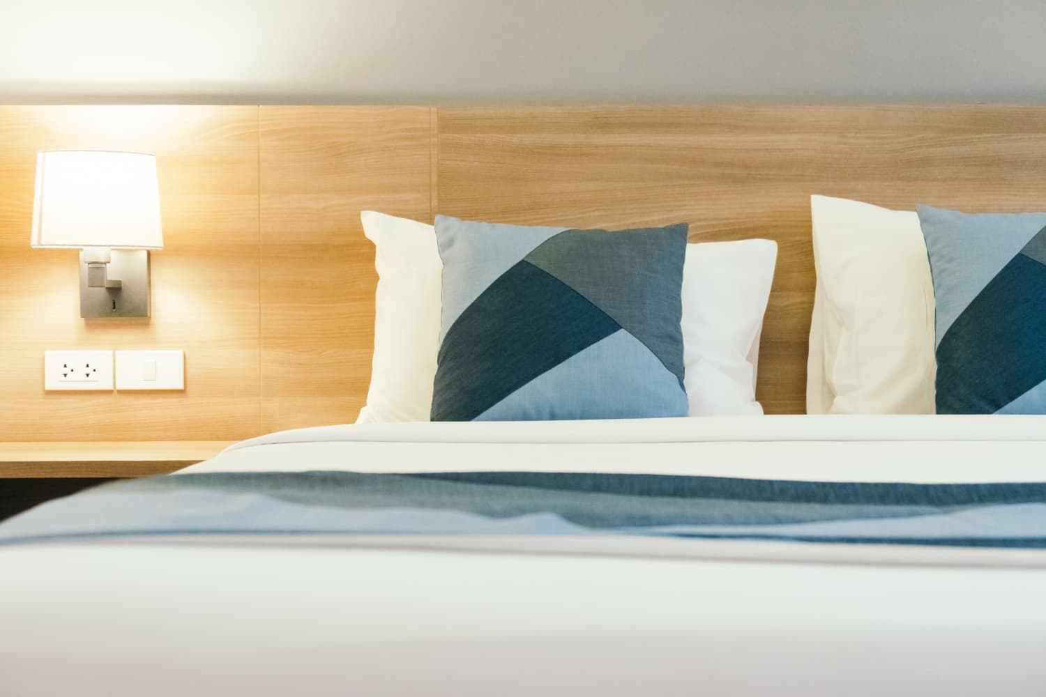 hotel bedroom with lighting